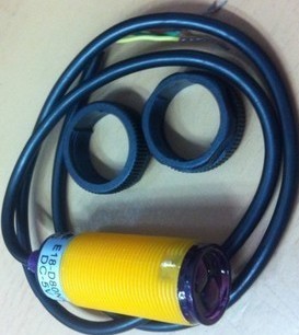 E18-D30NK 红外光电开关漫反射式避障传感器30CM 5V 驱动 产品图