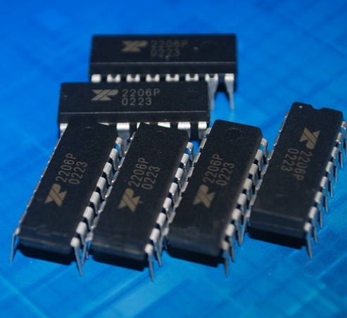 XP2206P 电解电容器 产品图