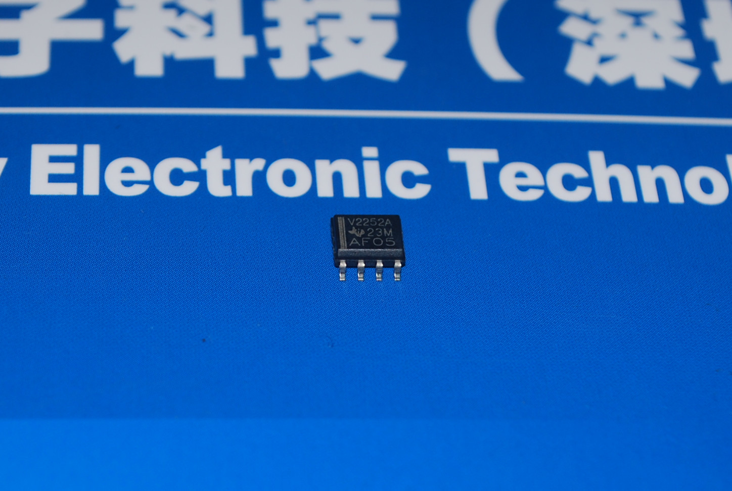 TLV2252AID Operational Amplifier product photo