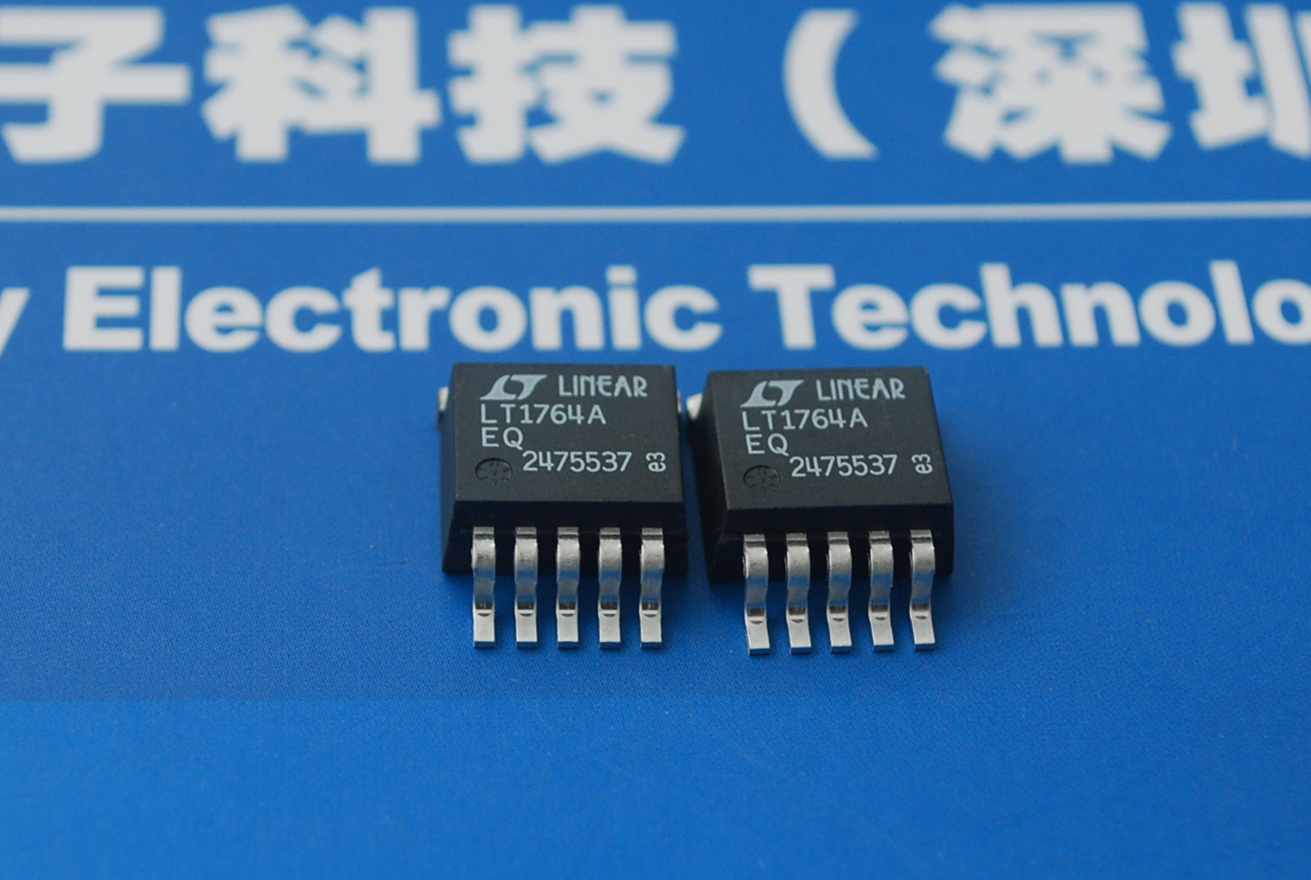 LT1764A 采用 - 3A，快速的瞬态响应，低噪声，LDO稳压器 product photo