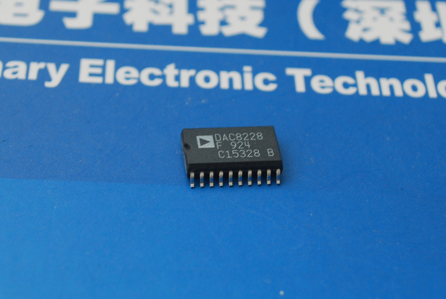 DAC8228 Digital-to-Analog Converter (DAC) product photo
