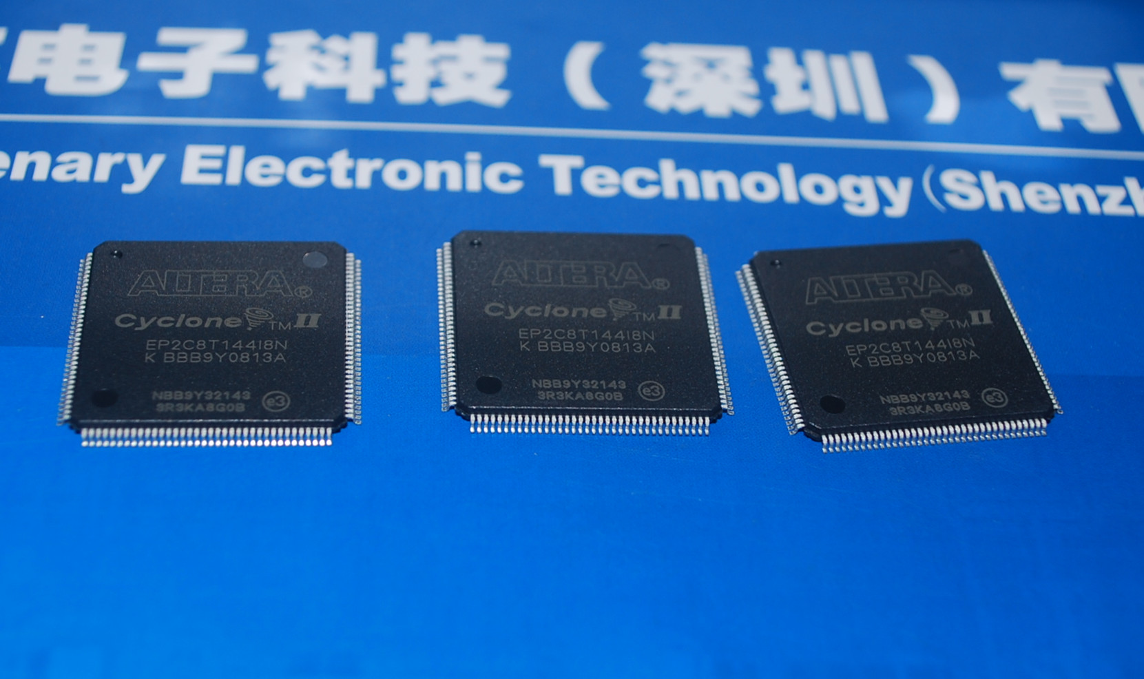 EP2C8T144I8 微控制器 产品图