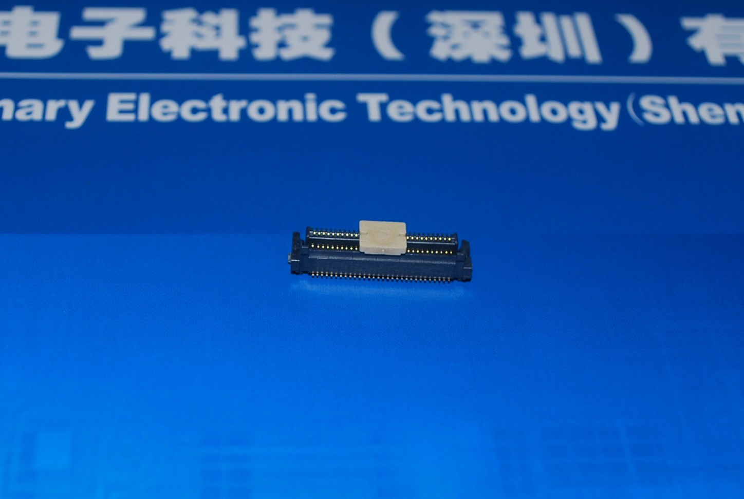 10106813-061112LF 连接器 产品图