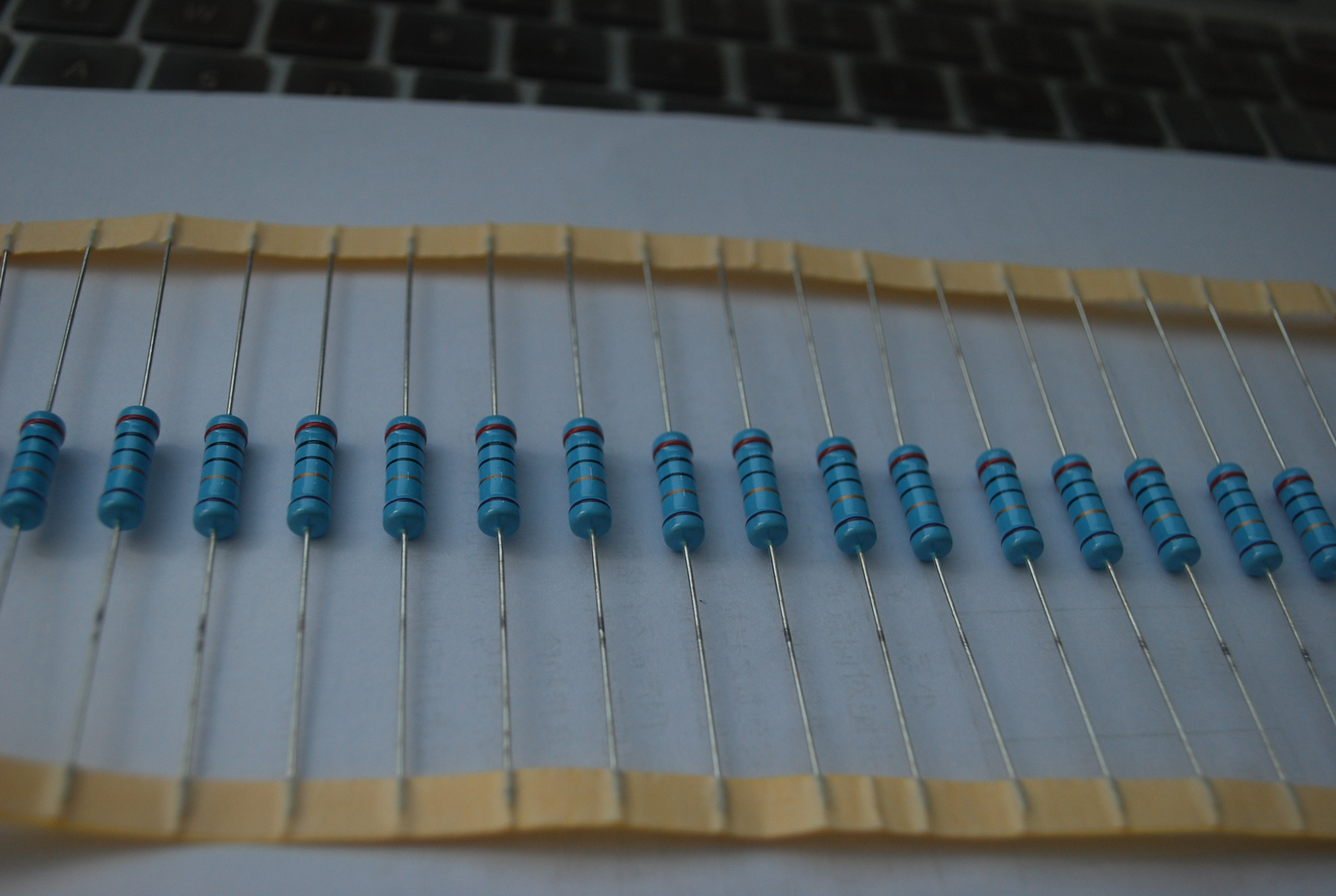 PMF02BB0T52020R00 2W,20ohm,±0.1%,50ppm 高精密电阻 产品图