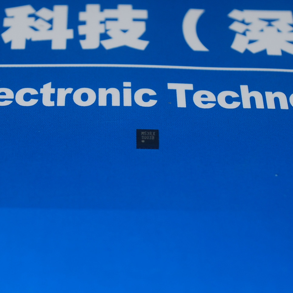 LM2750LD-ADJ 低噪声稳压器开关电容升压稳压器 产品图