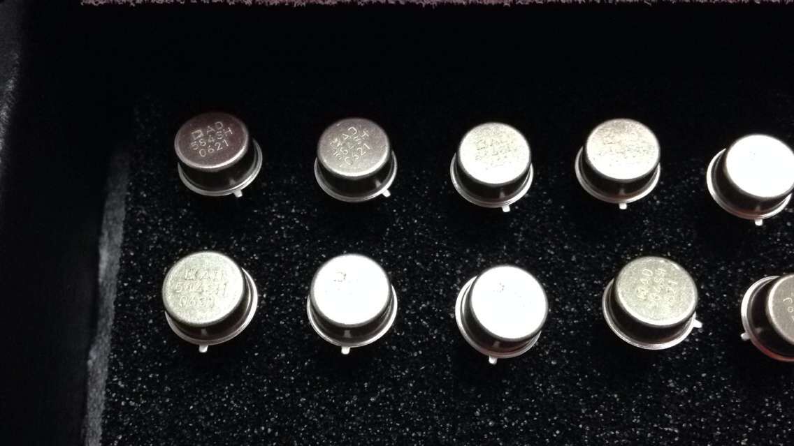 AD584SH/883B 引脚可编程的精密基准电压源 product photo