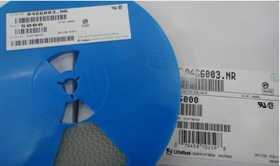 0466003.NR 贴片熔断保险丝1206 3A 32V 0466003.NR 力特现货丝印P 产品图
