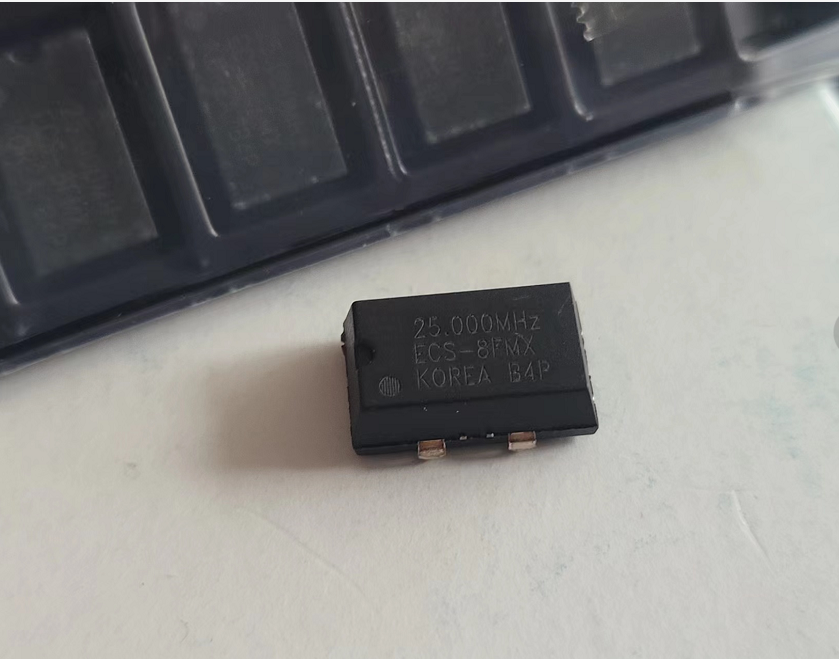 ECS-8FMX-250-TR ECS-8FX,OSC XO 25.000MHZ CMOS SMD, TTL,5V,200ppm 产品图