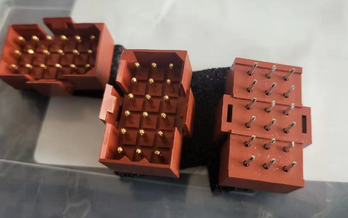 207444-4 18 CONTACT(S), MALE, COMBINATION LINE CONNECTOR, SOLDER, PLUG product photo